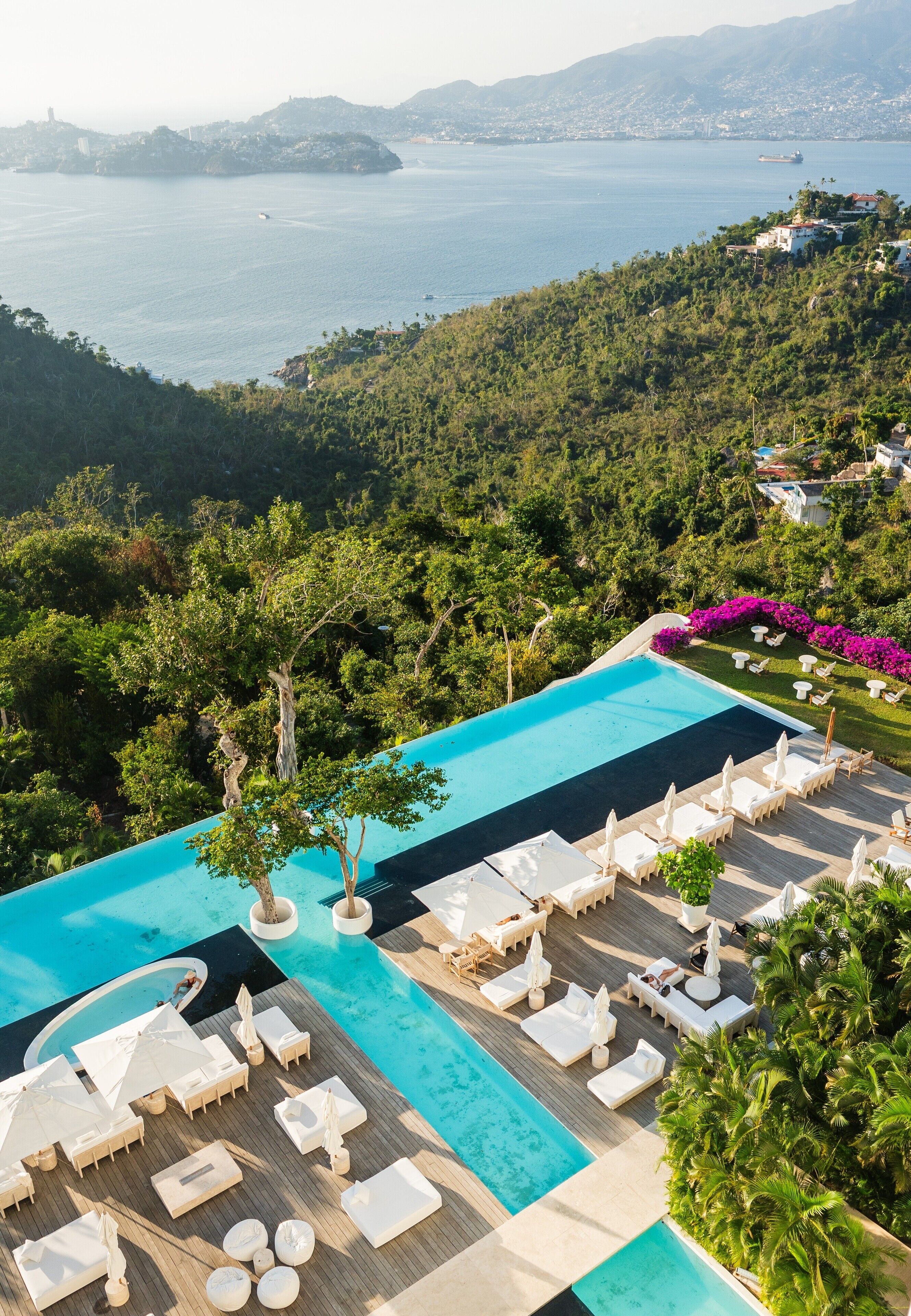 Ropa de cama de alta calidad y minibar 