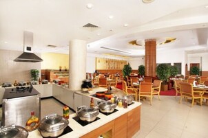 Desayuno buffet todos los días (con cargo)