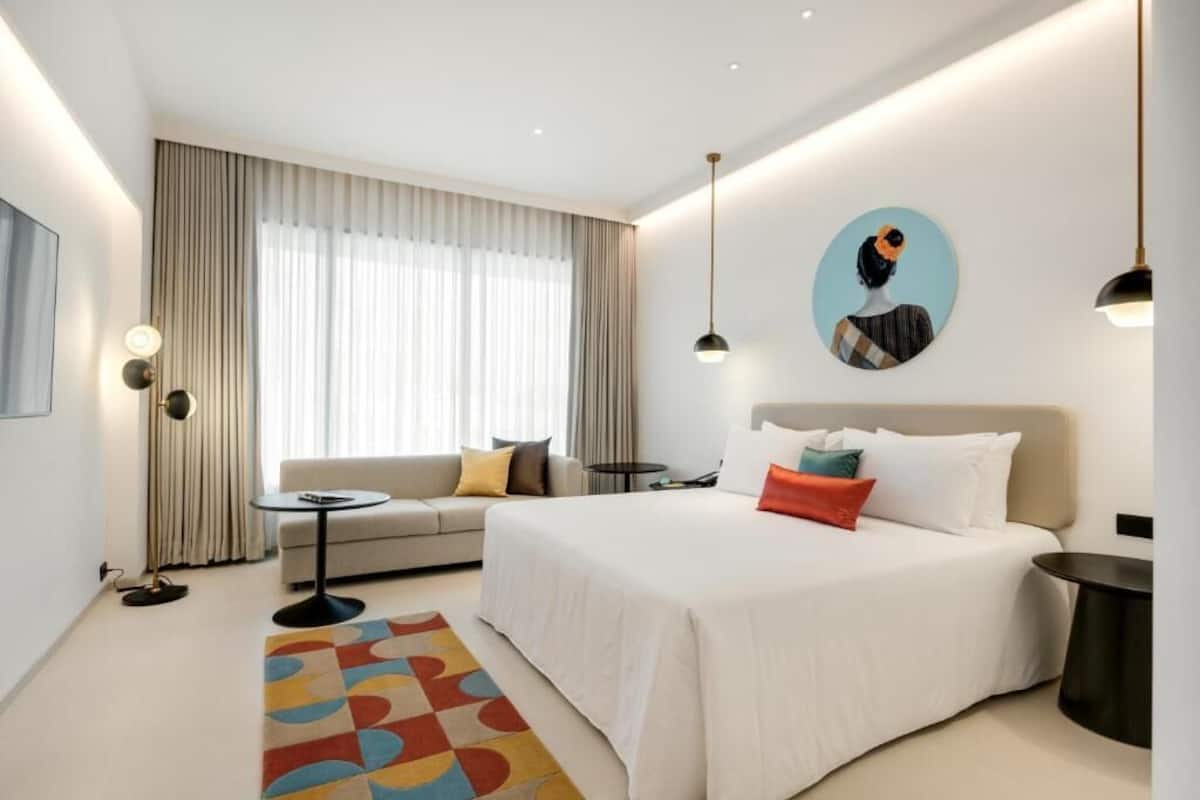 Ropa de cama de alta calidad, edredón, camas con pillow-top y minibar