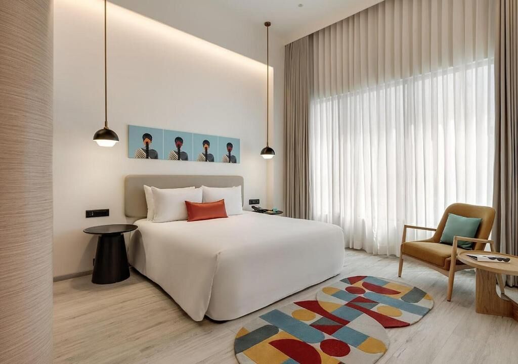 Ropa de cama de alta calidad, edredón, camas con pillow-top y minibar 
