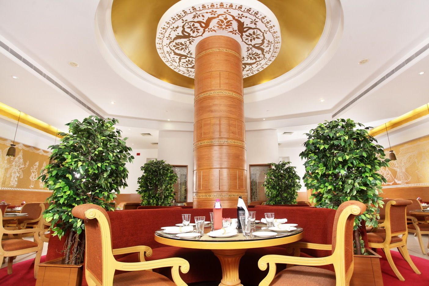 lunch and dinner served