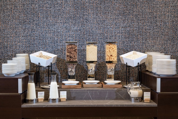 Dagelijks ontbijtbuffet (EUR 12 per persoon)