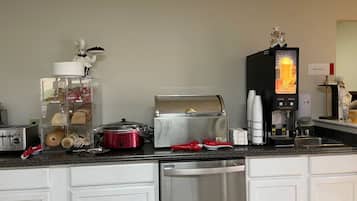 Free daily continental breakfast