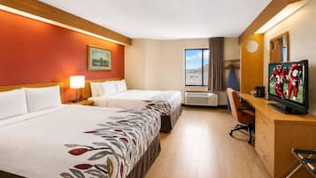 Escritorio, cortinas blackout, cunas gratuitas y wifi gratis
