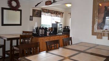 Free daily continental breakfast