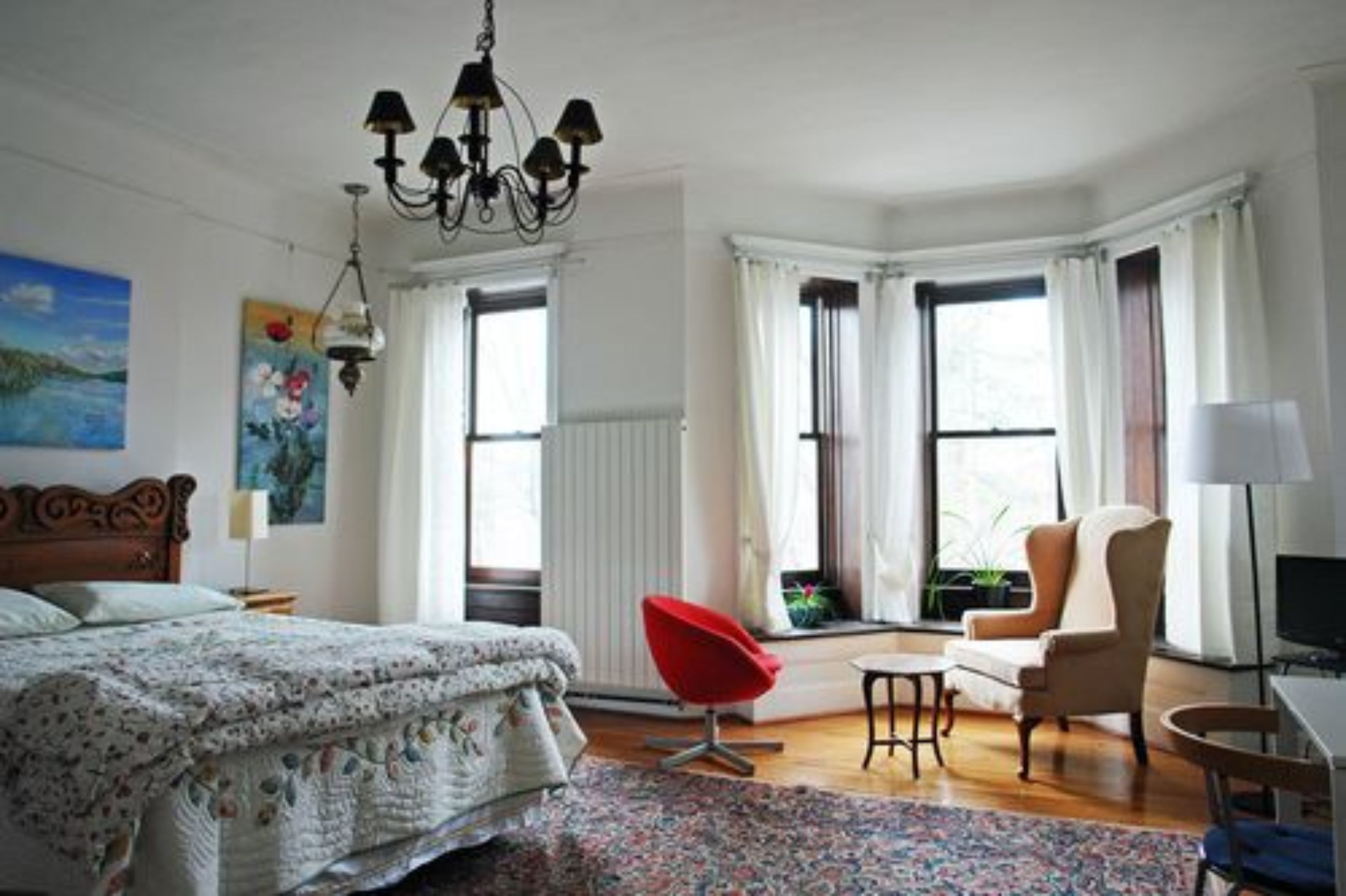 1 bedroom, premium bedding, iron/ironing board, free WiFi