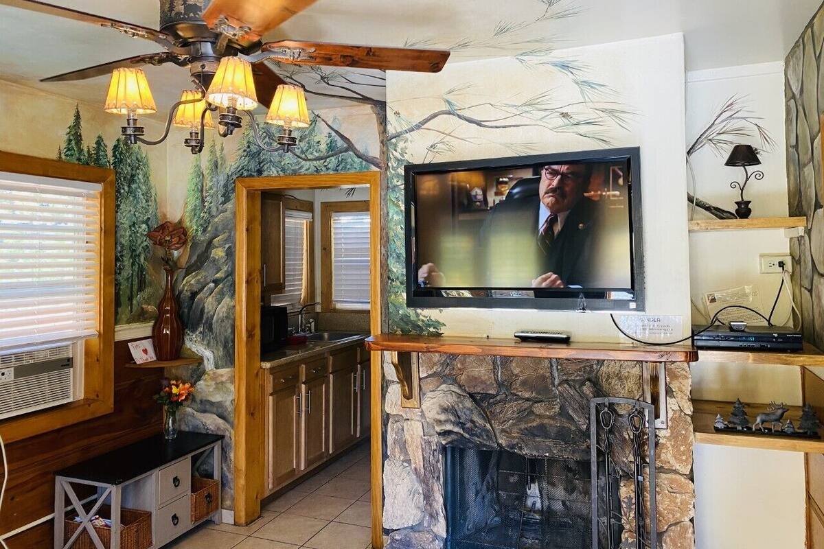 Cabin phong cách lãng mạn, phòng tắm riêng, quang cảnh núi (009 1BR/1Q ) | Truy cập Internet không dây miễn phí, bộ trải giường 