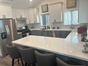 Family Cabin, 2 Bedrooms, Private Bathroom, Mountain View (011 1Q 1k 1Trundle Bed) | Private kitchen | Fridge, microwave, paper towels - Bear Creek Resort (Big Bear Lake)