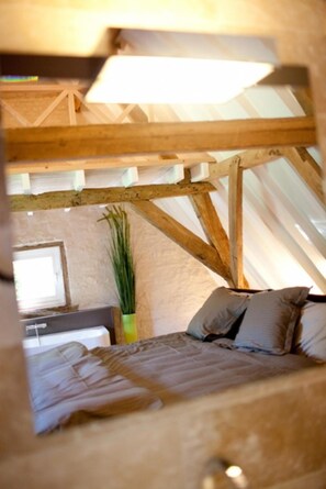 Minibar, in-room safe, desk, soundproofing - Hostellerie Ter Doest - Guest House (Bruges)