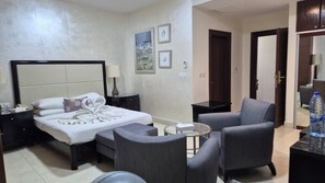 Minibar, két bảo mật tại phòng, bàn, phòng cách âm 