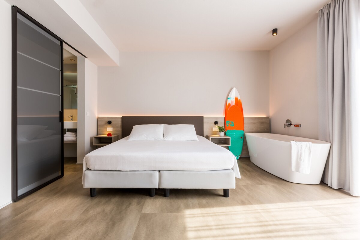 Ropa de cama hipoalergénica, cubrecamas y minibar 