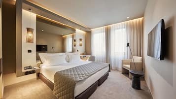 1 bedroom, in-room safe, blackout curtains, soundproofing