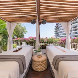 Couples treatment rooms, sauna, hot tub, steam room, body treatments