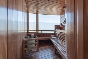 Couples treatment rooms, sauna, hot tub, steam room, body treatments