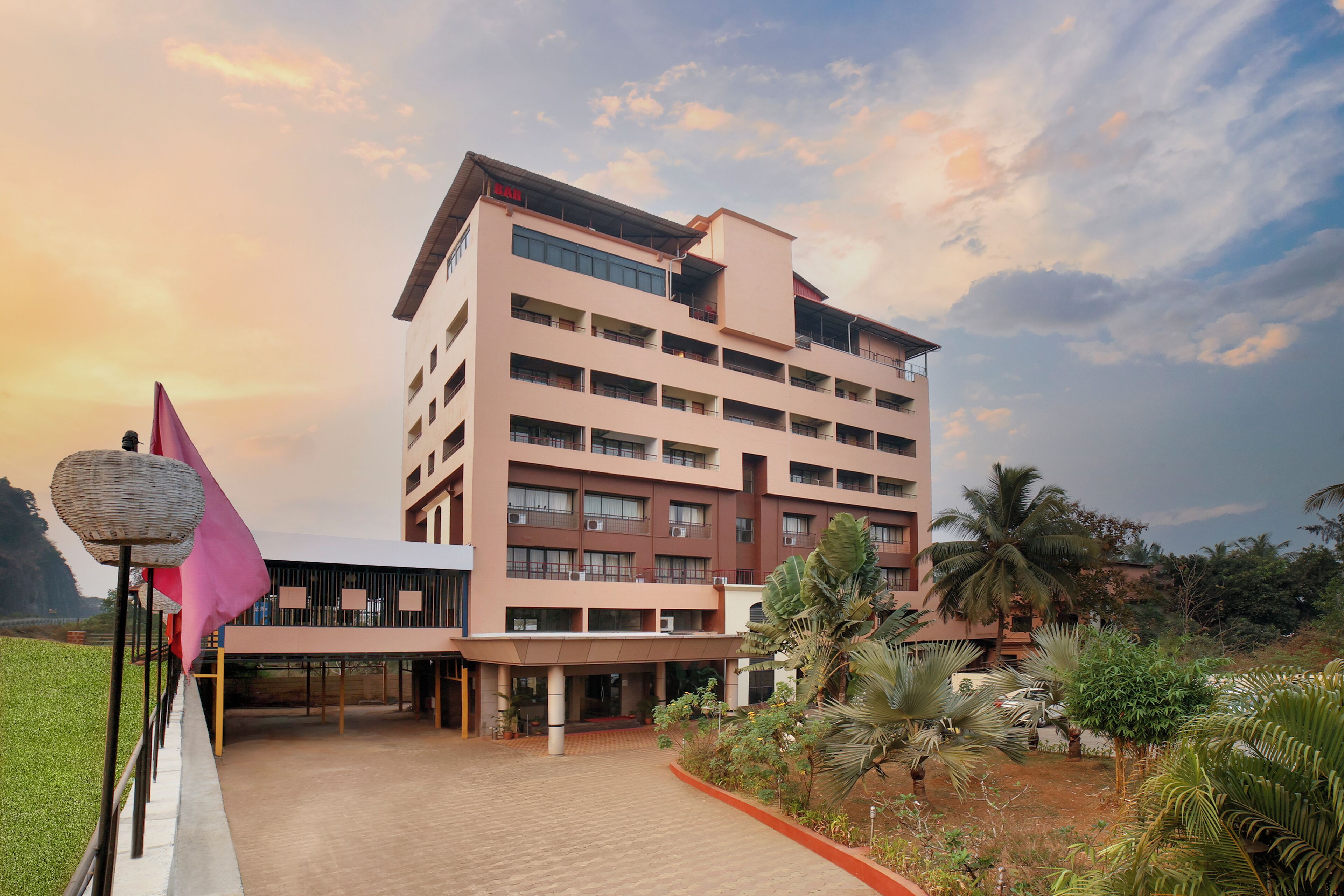 Pintu masuk properti