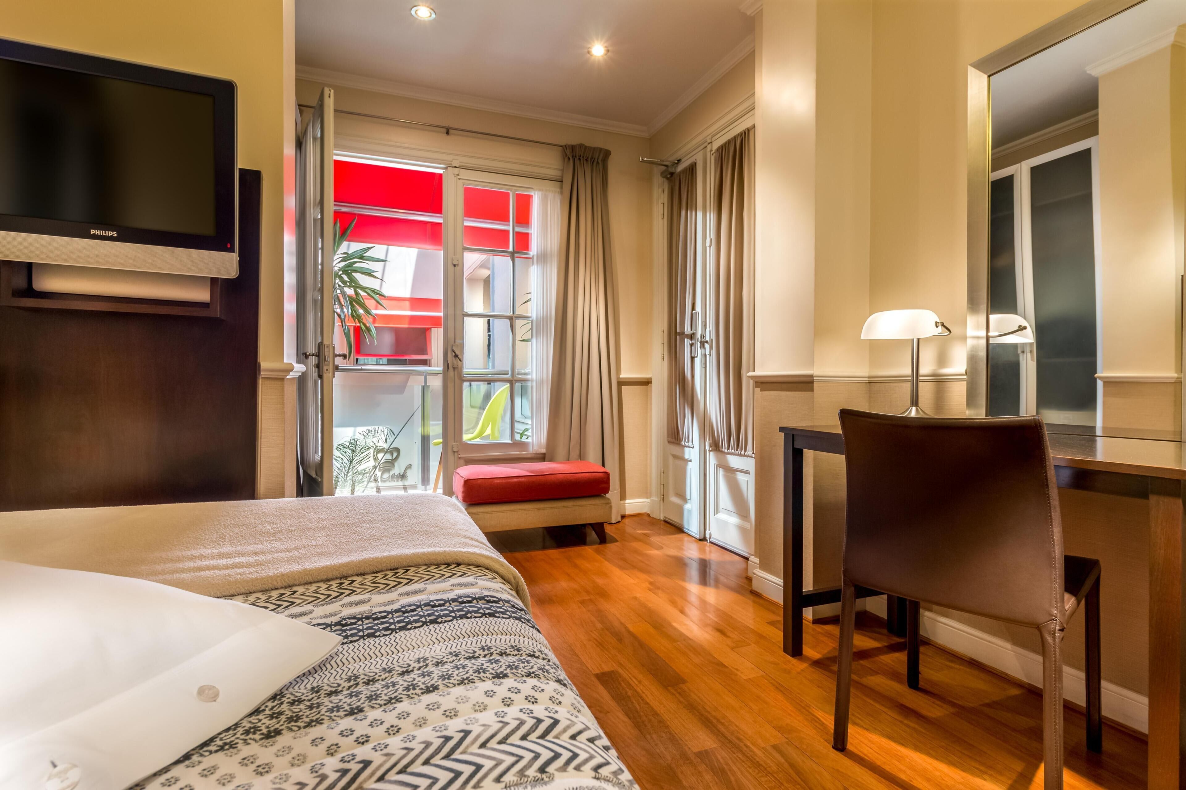 Premium bedding, down duvets, pillow-top beds, minibar