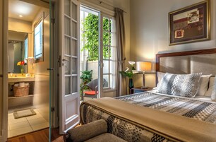 Superior Room | Courtyard view