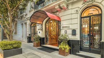 Fachada de la propiedad