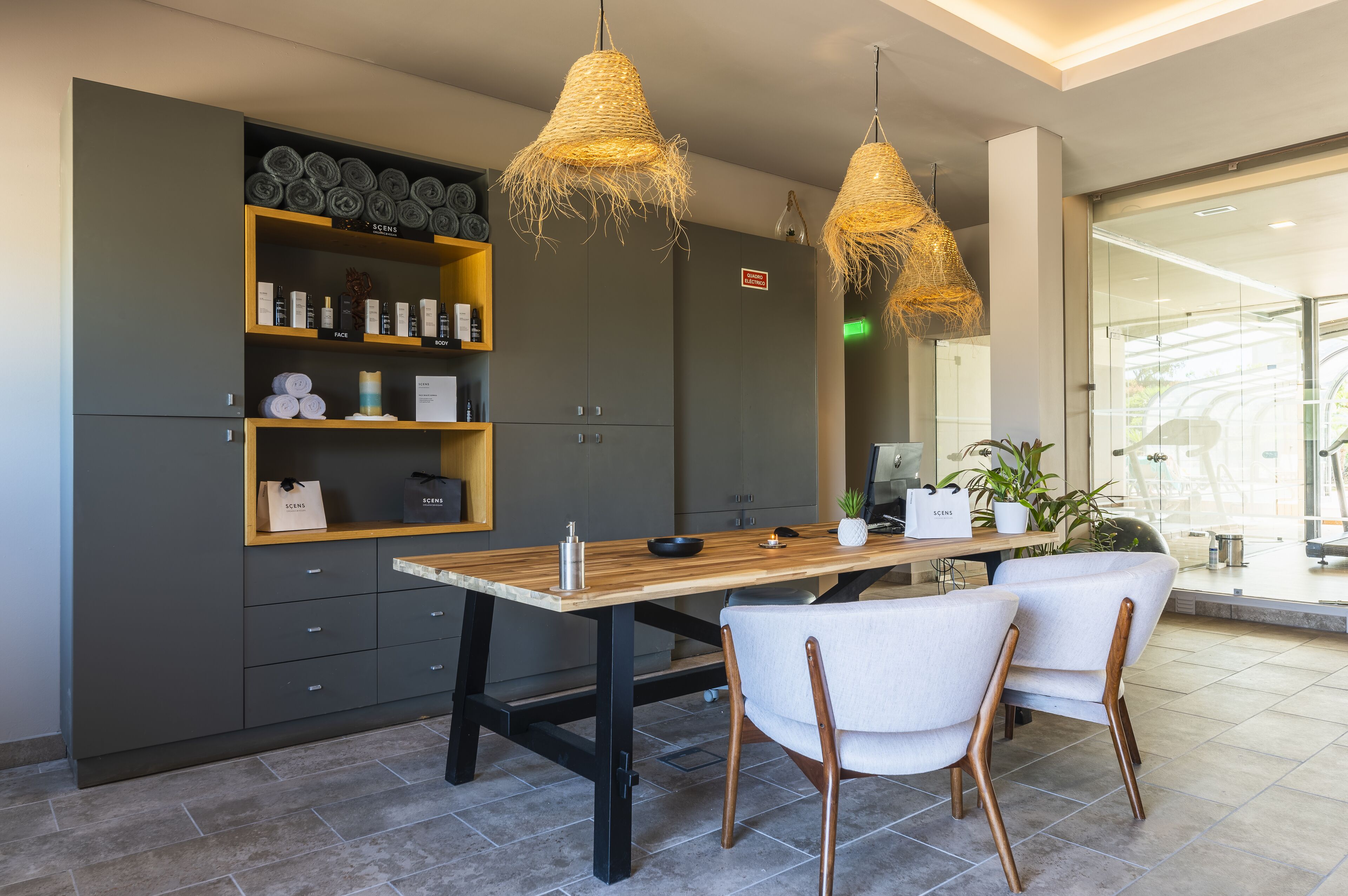 couples treatment room(s), sauna, hot tub, turkish bath/hammam