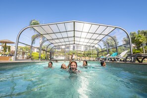 室內/室外游泳池