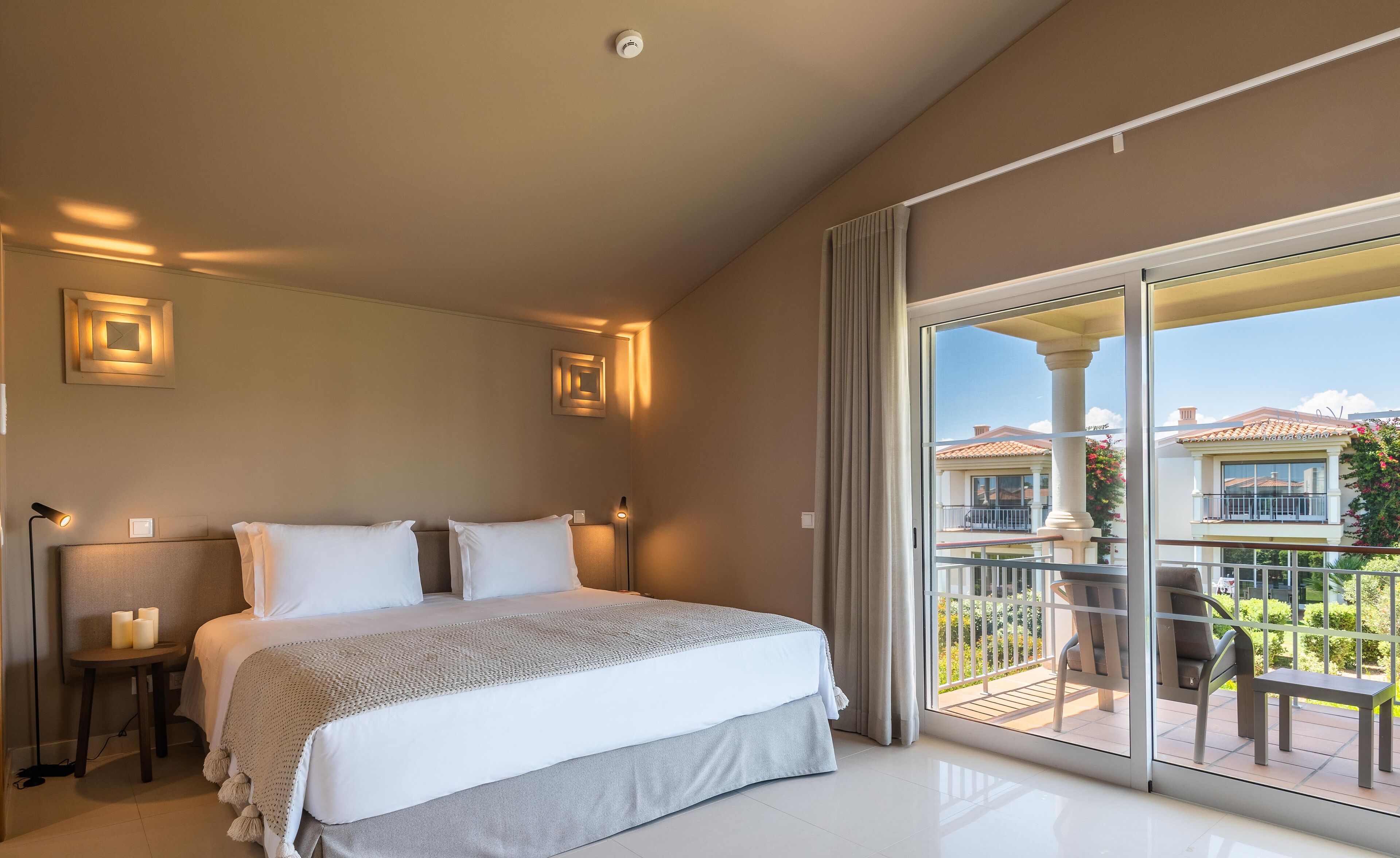 2 bedrooms, hypo-allergenic bedding, in-room safe, desk