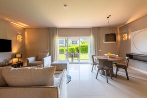 LCD-Fernseher, DVD-Player