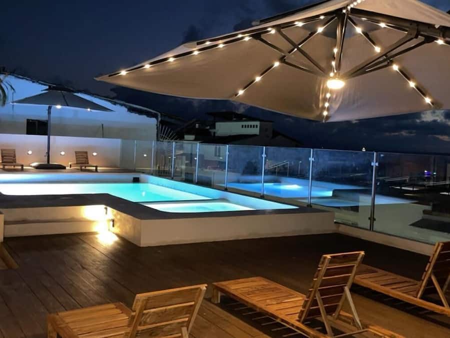 32-inch LCD TV with cable channels, TV