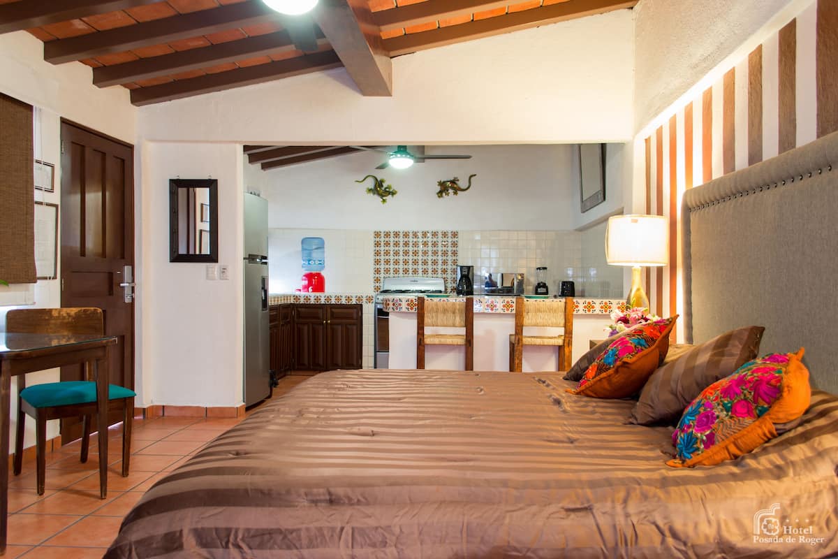 suite | 1 bedroom, free wifi, bed sheets