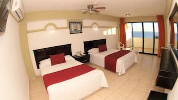 Cubrecamas, tabla de planchar con plancha, wifi gratis y ropa de cama