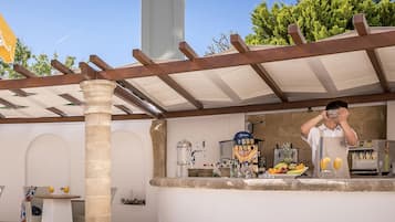 2 bars/lounges, poolside bar