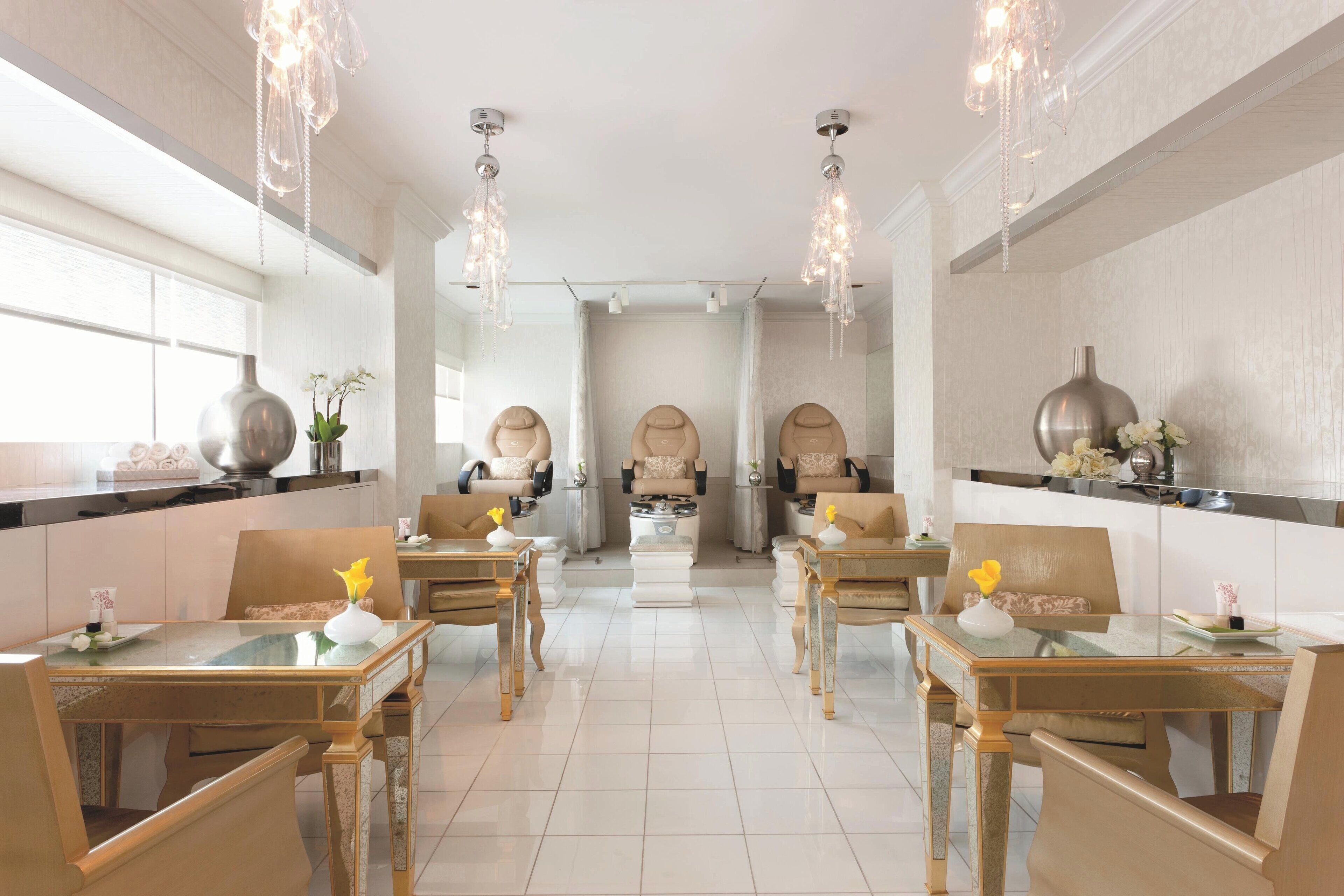 Behandlingsrom for par, boblebad, kroppsbehandlinger og aromaterapi