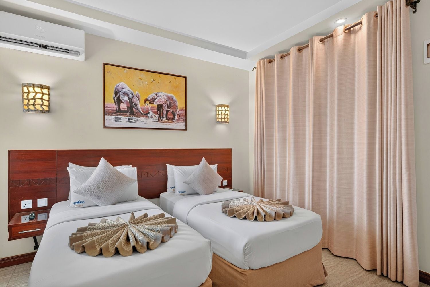 Quarto superior, 1 cama de solteiro, para não fumantes | Camas com colchões de espuma com sistema de memória, escrivaninha