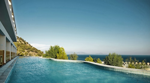 Canvas by Mitsis Family Village