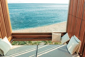 Beach nearby, sun loungers, beach umbrellas, beach towels