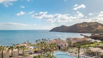 Indoor pool, 5 outdoor pools, pool umbrellas, pool loungers