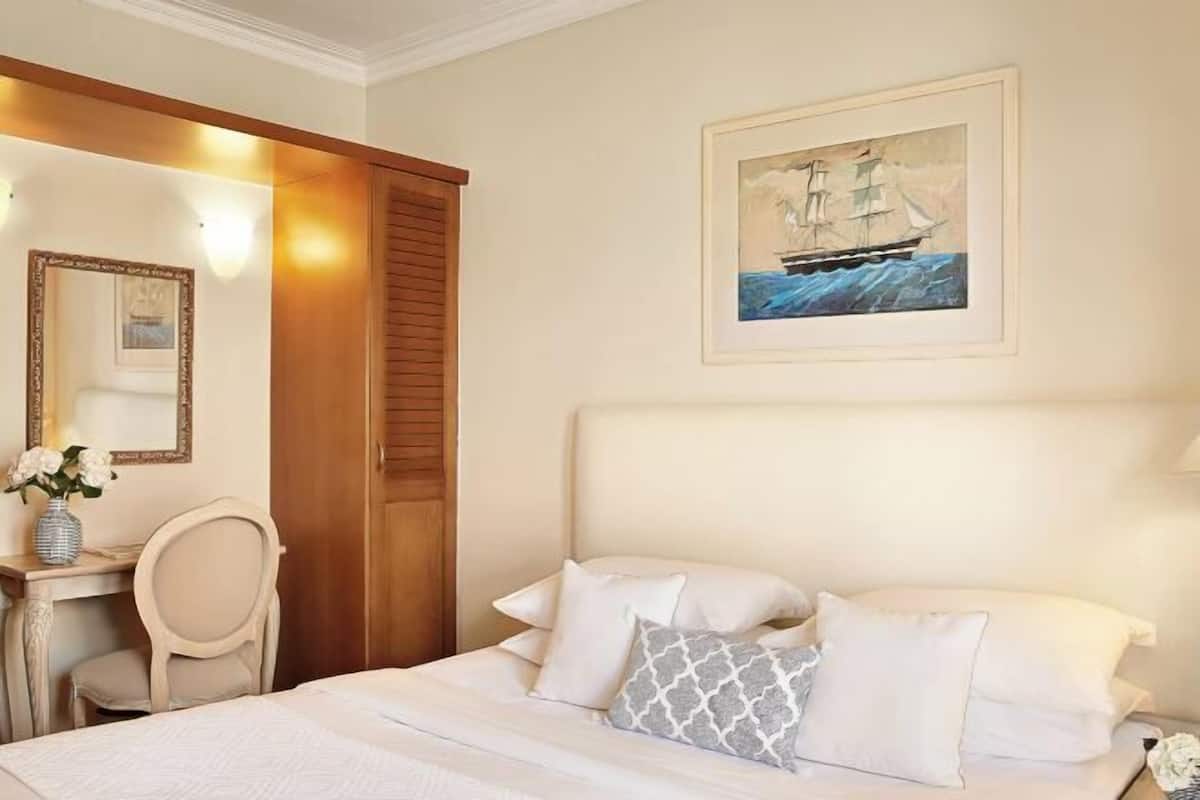 Ropa de cama de alta calidad y minibar