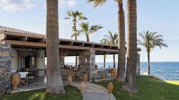 Lunch and dinner served