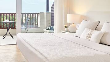 2 bedrooms, premium bedding, minibar, in-room safe