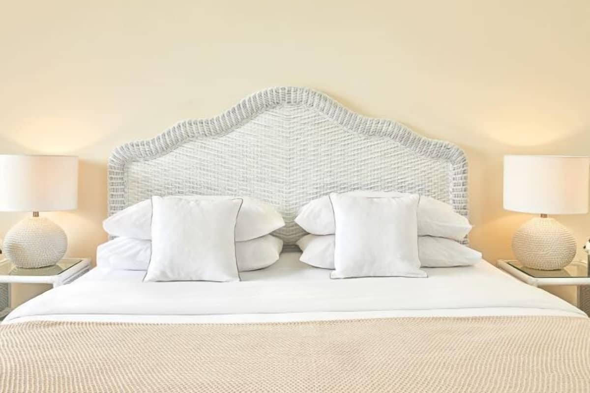 Ropa de cama de alta calidad y minibar