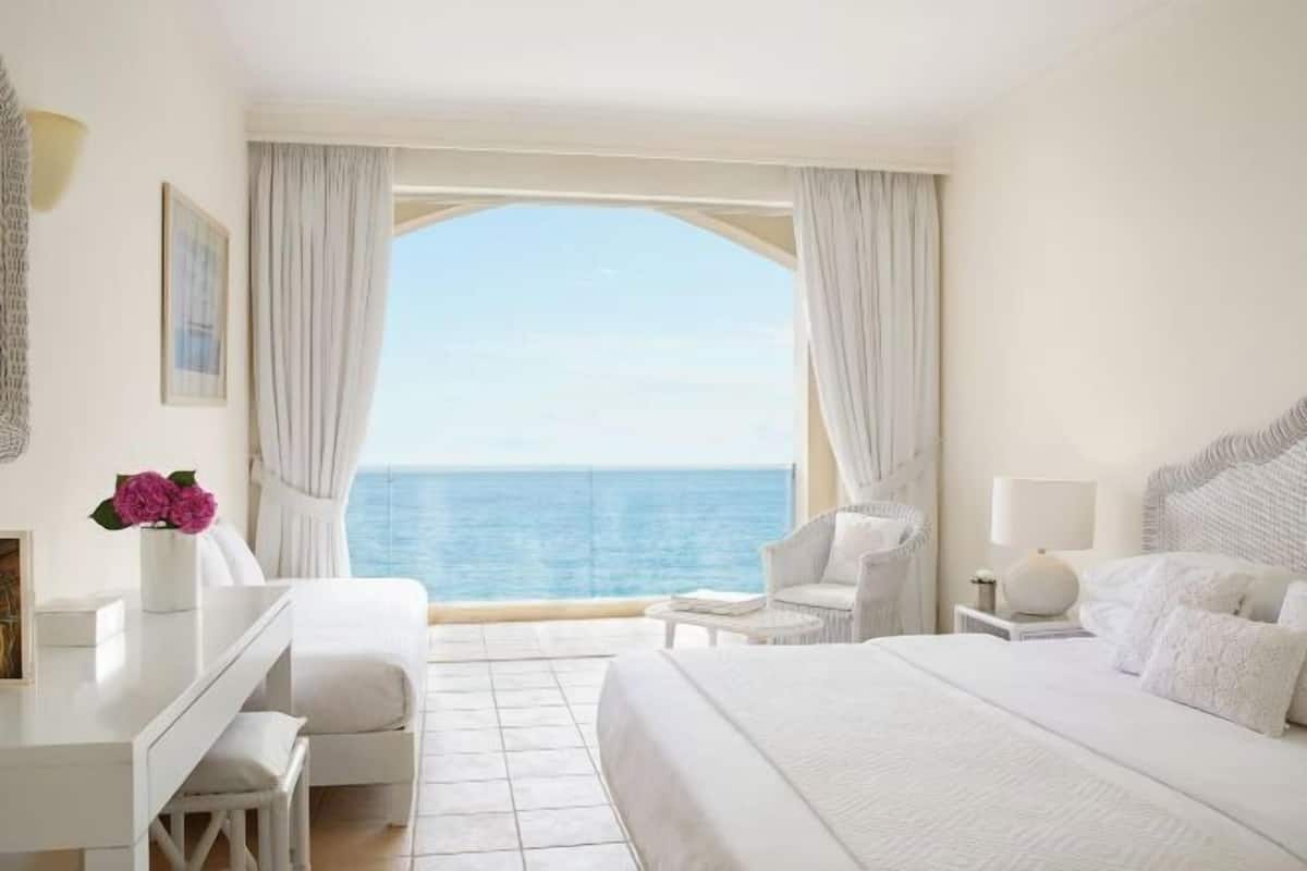 Ropa de cama de alta calidad y minibar