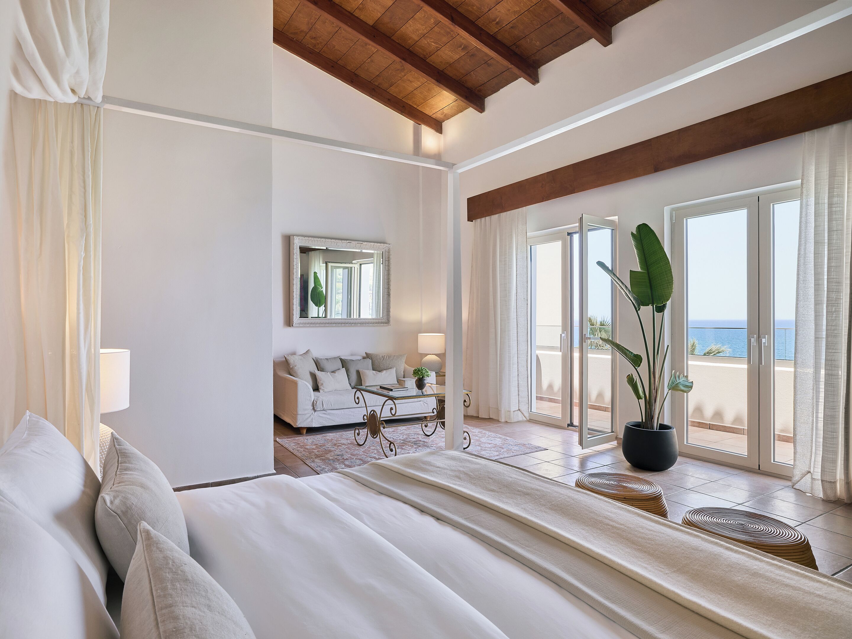 Hochwertige Bettwaren, Minibar, Zimmersafe, Verdunkelungsvorhänge