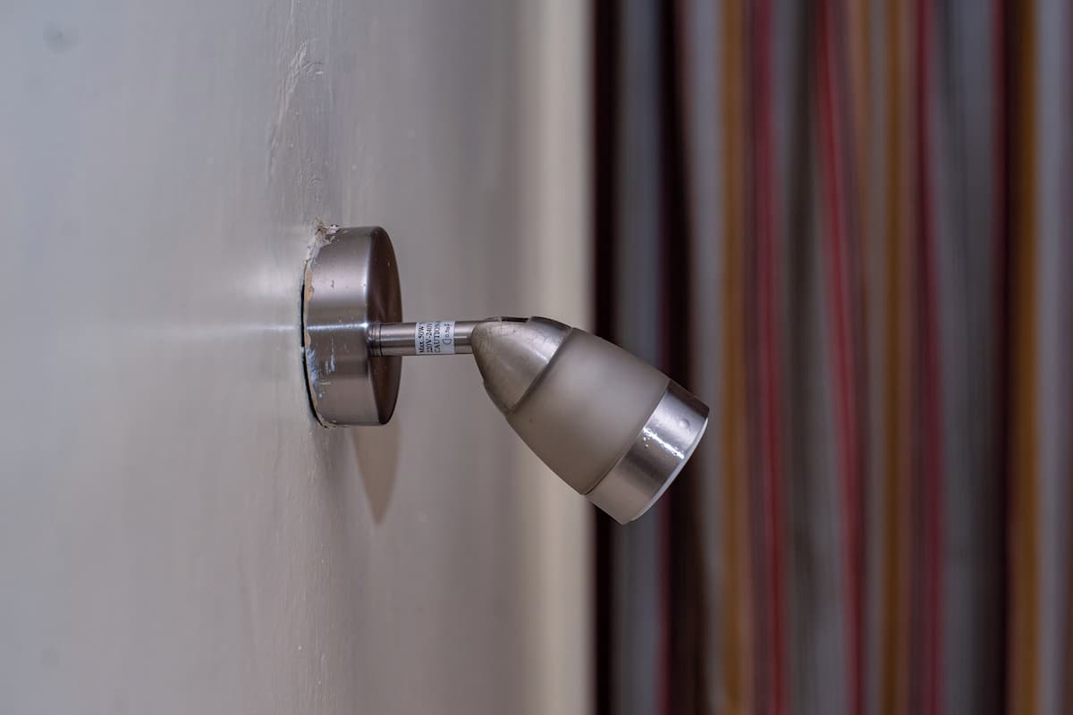 A door handle with a metallic finish and a label indicating a 3/4 inch diameter.