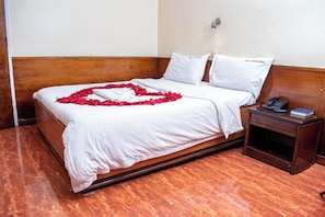 Caja de seguridad en la habitación y escritorio