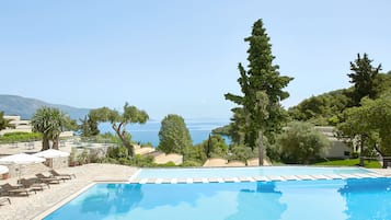 Indoor pool, 2 outdoor pools, pool umbrellas, pool loungers