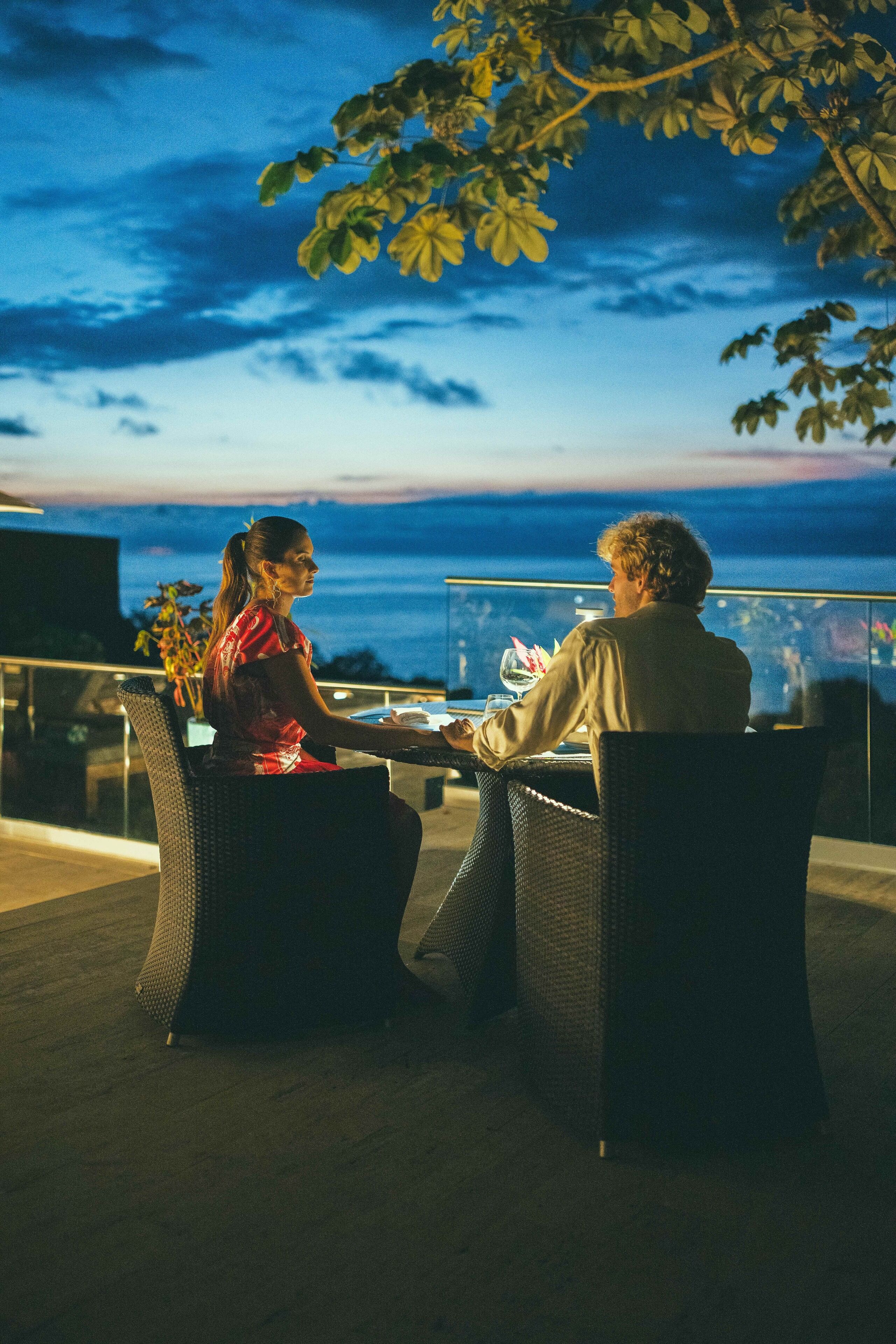 Breakfast, lunch, dinner served; local cuisine, ocean views 