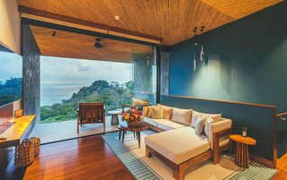 Townhouse - Adults Only | 起居区 | 55-英寸液晶电视 （配备有线频道）、电视