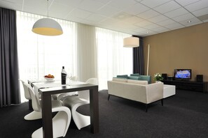 Apartment | In-room safe, individually furnished, desk, laptop workspace - Fletcher Hotel Restaurant Parkstad-Zuid Limburg (Kerkrade)