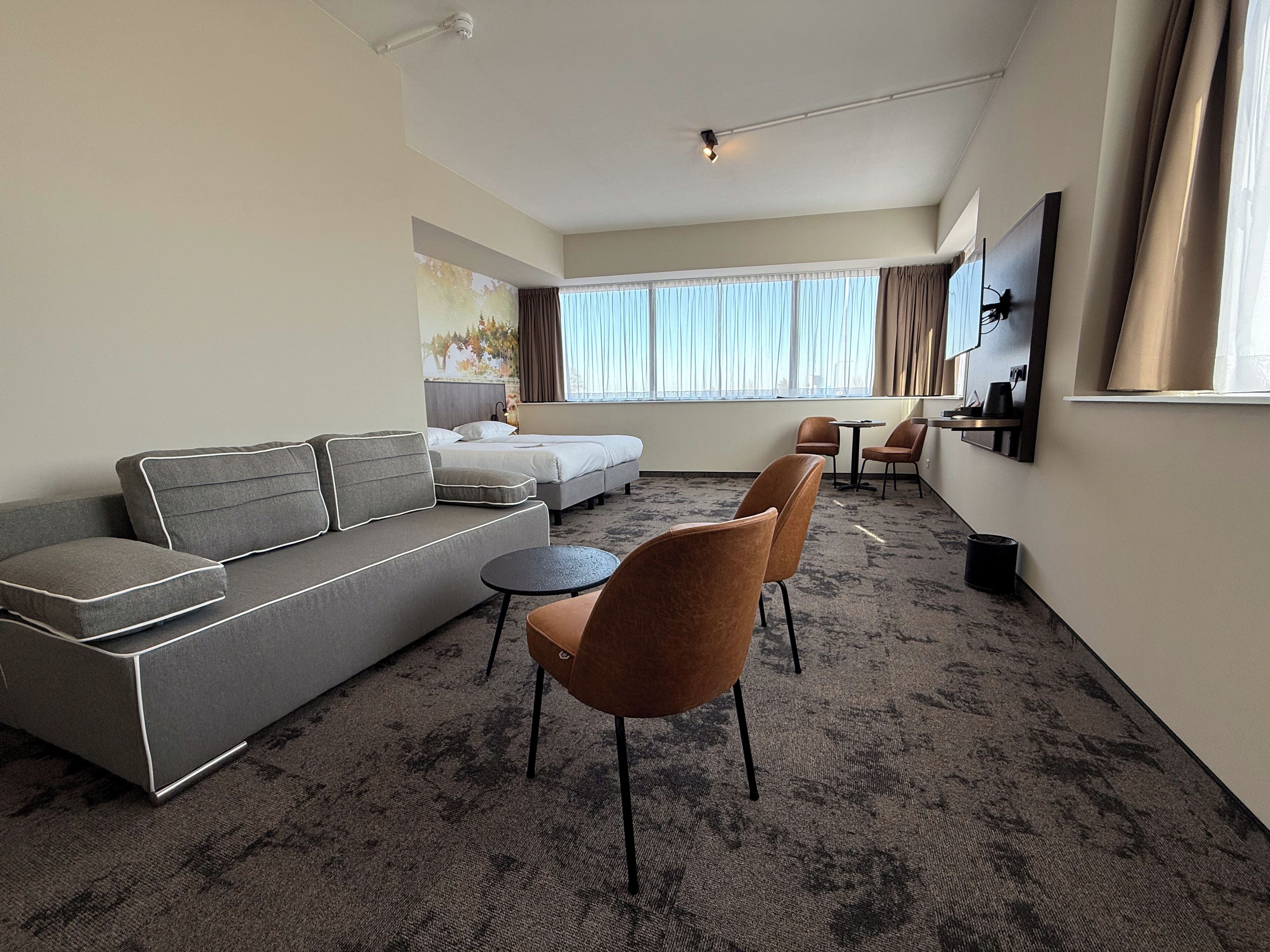 suite | in-room safe, individually furnished, desk, laptop workspace