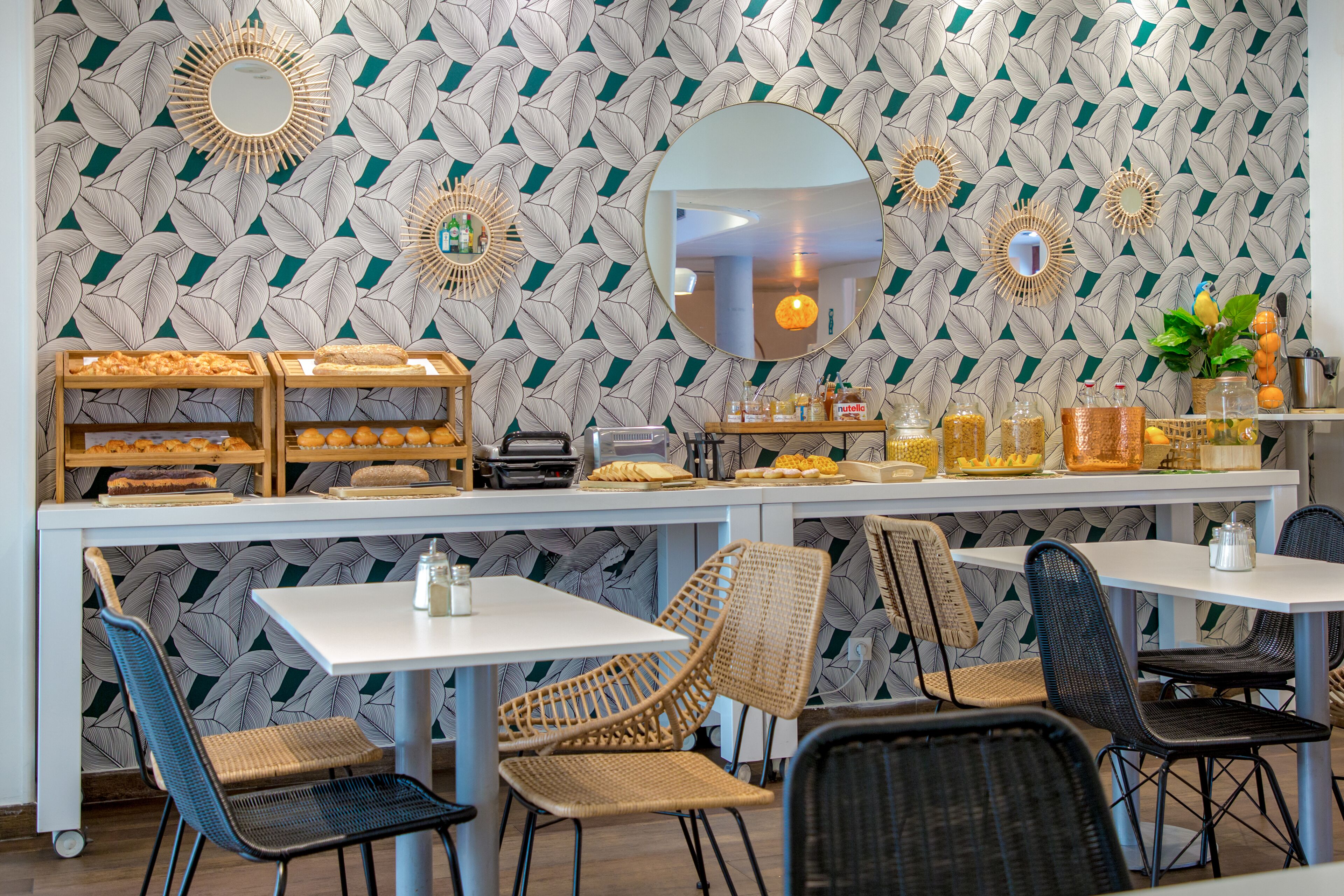 daily buffet breakfast (eur 18.90 per person)