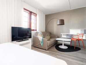1 bedroom, minibar, in-room safe, desk